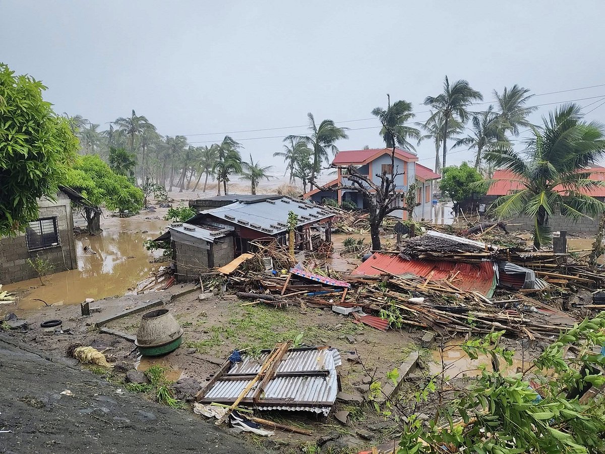 Super Typhoon Uwan Claims 2 Lives, Forces Massive Evacuations