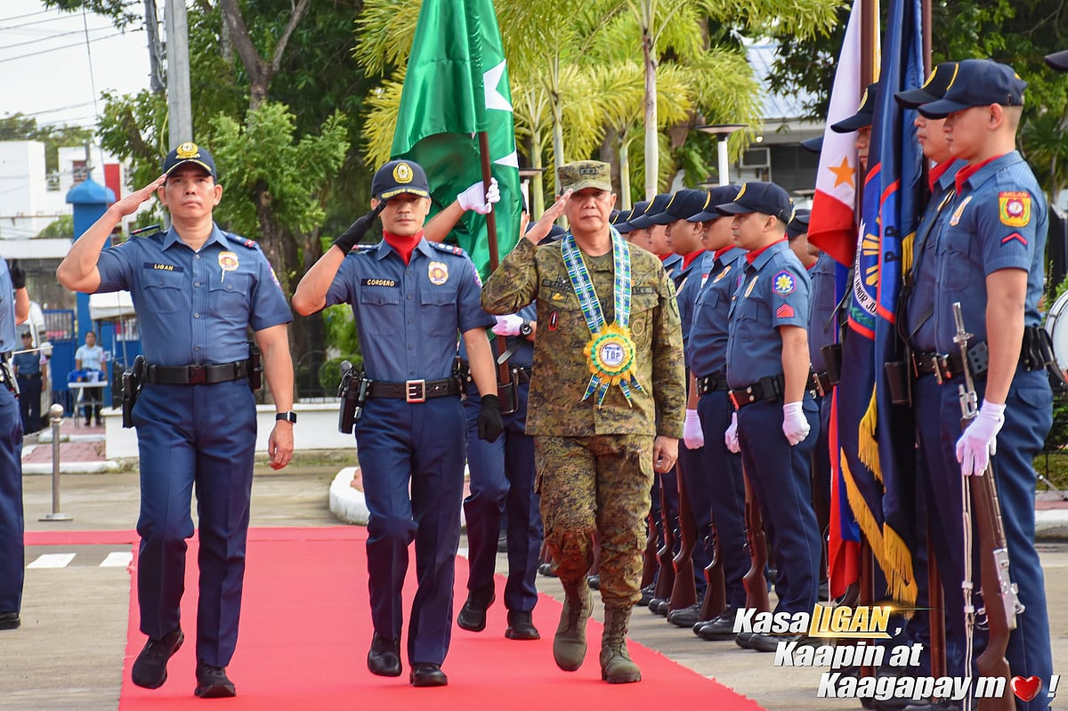 Army, police strengthen partnership in Western Visayas