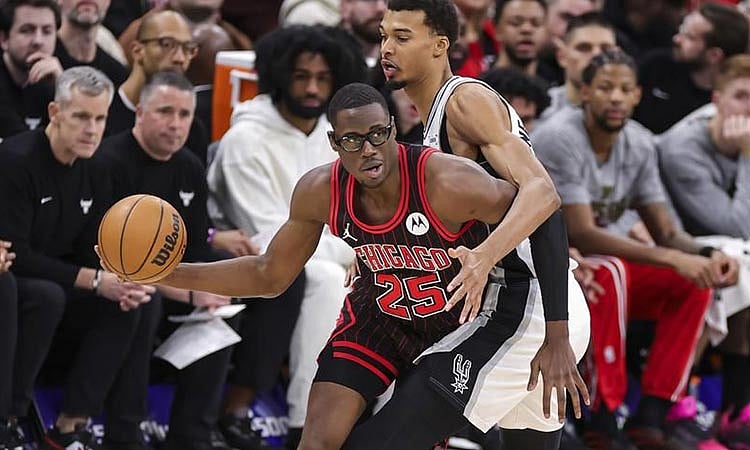 Wiggins' Buzzer-Beater Dunk Lifts Heat Over Cavs in Epic OT Thriller