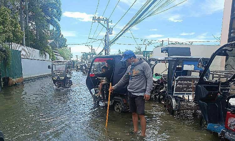 Delta orders monitoring of risk areas along Pampanga River