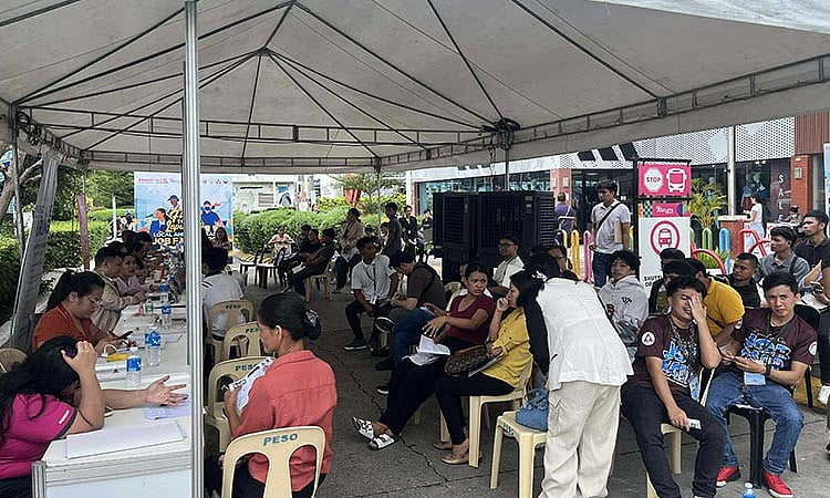 Lapu-Lapu Job Fair 2025: 810 Applicants, 155 Hired on the Spot