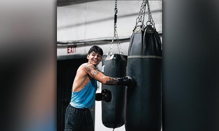 Barrios Defends WBC Title Against Controversial Garcia in High-Stakes Bout