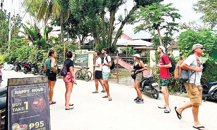 Cebu Tourism Slumps 30% as Competition Intensifies, CCCI Warns