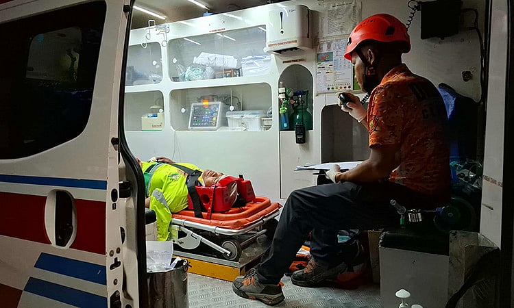 Street Cleaner, Motorcyclist Injured in Early Morning Cebu City Collision