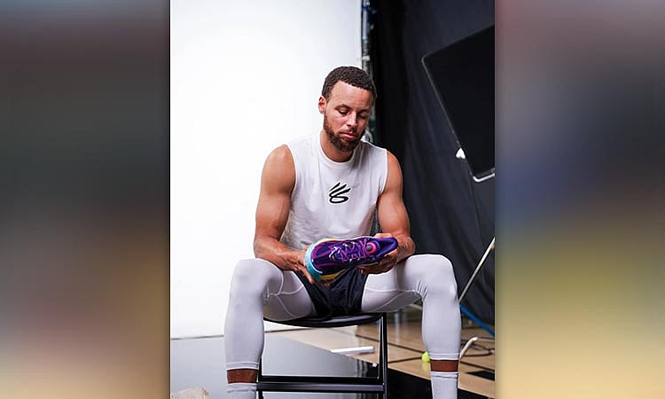Stephen Curry Out 3 Games with Thigh Injury, Warriors Await Return