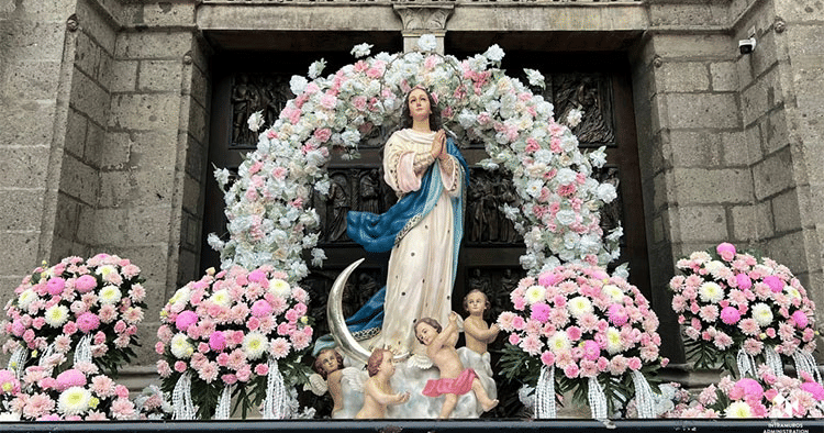 Different Marian images take spotlight in grand procession
