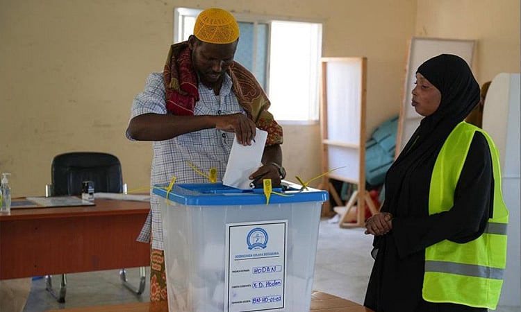 Mogadishu holds first direct election in decades