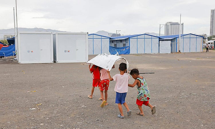 16 displaced families move into new homes