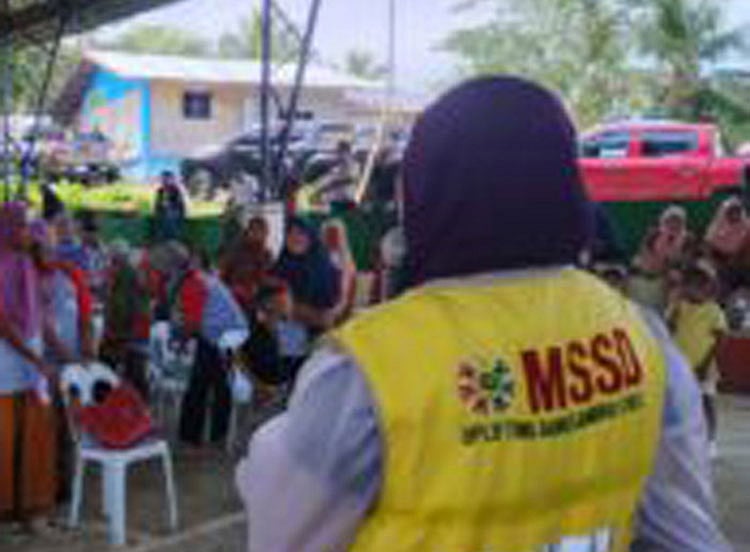 BARMM Distributes P193,500 Monthly Rice Aid to 129 Families in Nabalawag