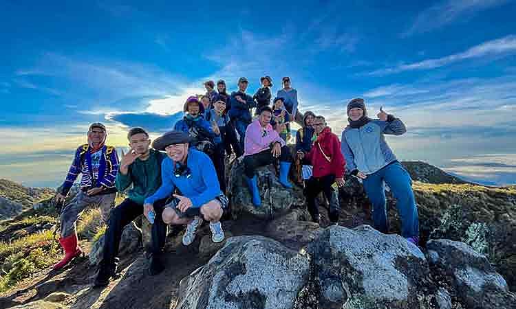 Aboitiz, Bagobo Tagabawa Plant 1,000 Coffee Seedlings as Mt. Apo Biofence