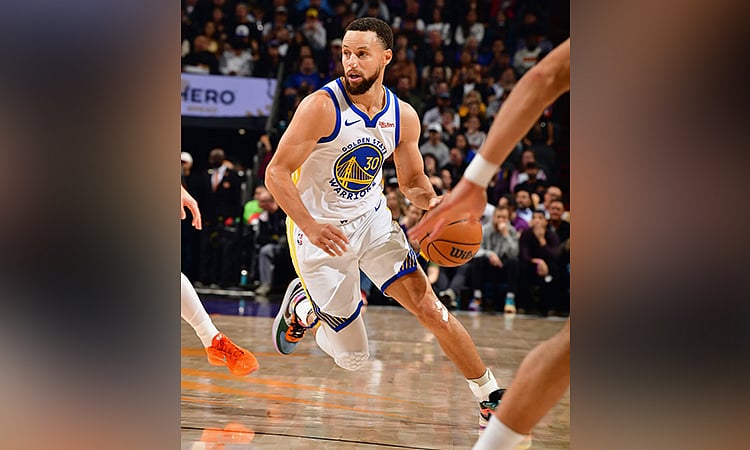 Stephen Curry Tops NBA Jersey Sales, Leads Global Merchandise Rankings
