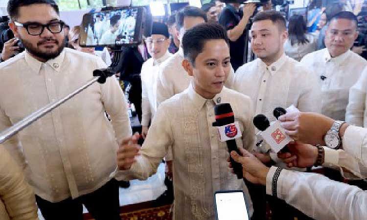 House Majority Leader Sandro Marcos Vows Proper Action on Any Presidential Impeachment Complaint