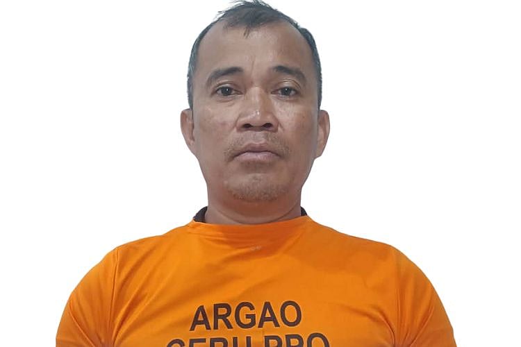 Radio Blocktimer Arrested for Fraud at Argao Police Station
