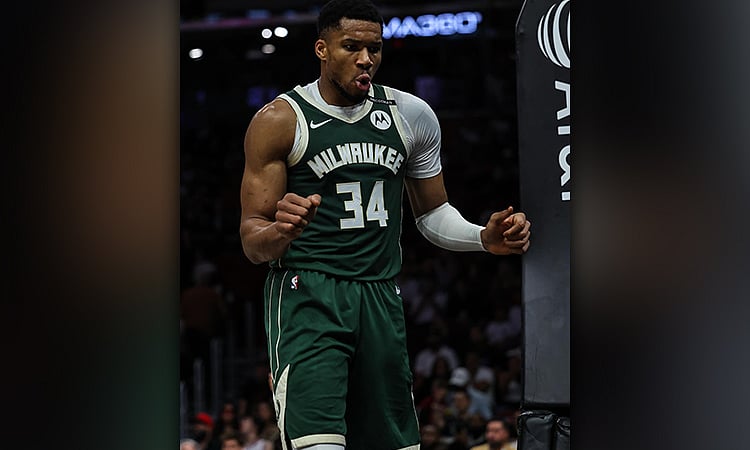 Giannis Antetokounmpo Trade Buzz Intensifies as NBA Deadline Approaches