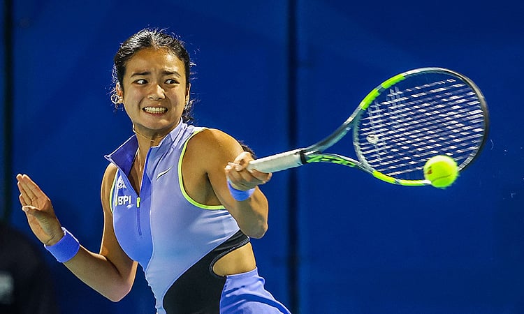 Alex Eala Powers Through Injury to Reach WTA 125 Philippine Women's Open Quarterfinals