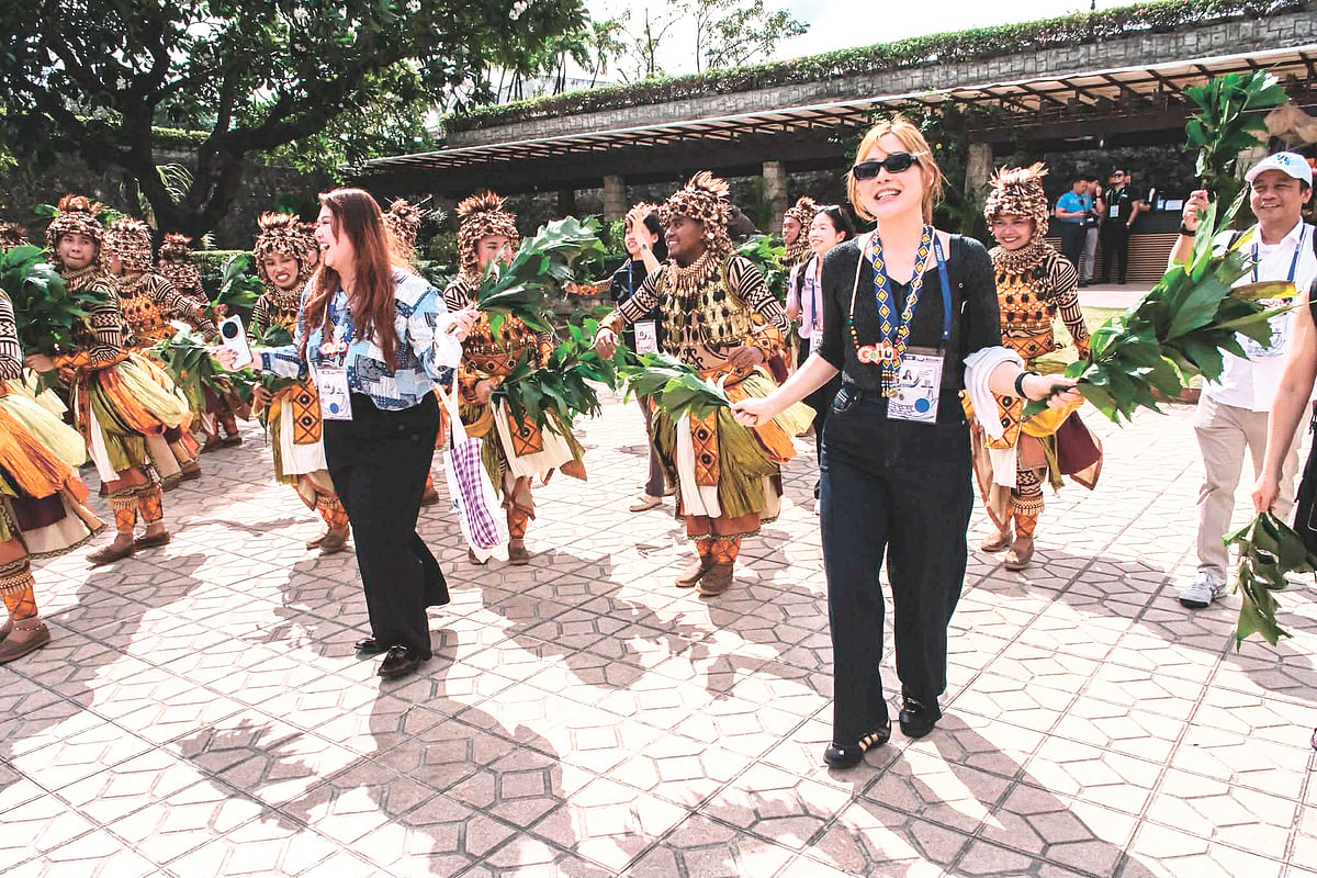 Philippine Economy Grows 4.4% in 2025, Misses Target; ASEAN Chairship to Boost 2026