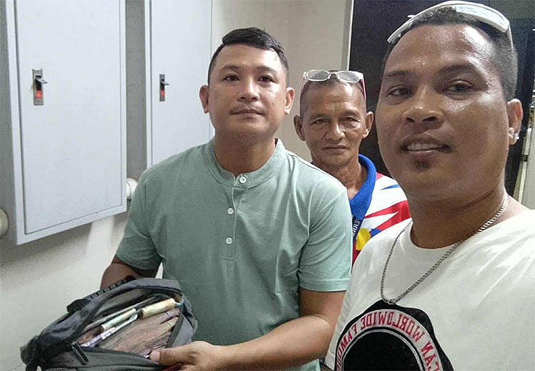 Mandaue City Security Guards Return P1M Cash Found in Sports Complex