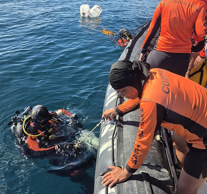 PCG Technical Divers Resume Operations on Sunken MV Trisha Kerstin 3 in Basilan