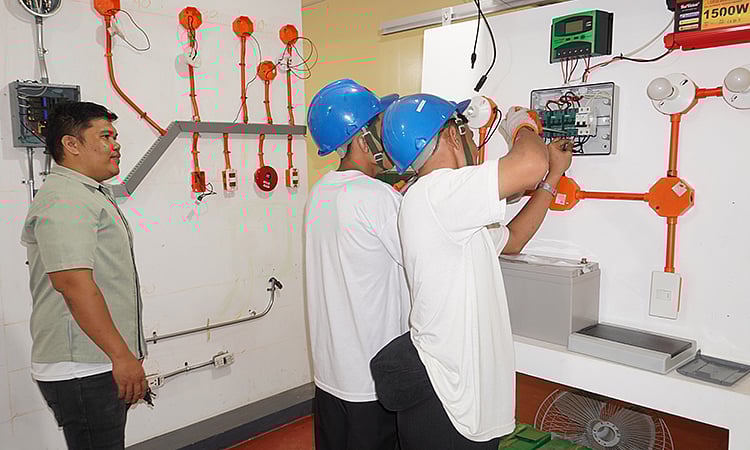 Project Liadlaw EIM-solar lab gi-turn over ngadto sa Ramon Duterte MNHS