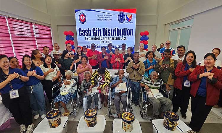 NCSC gives ₱100K cash gifts to 4 Aetas