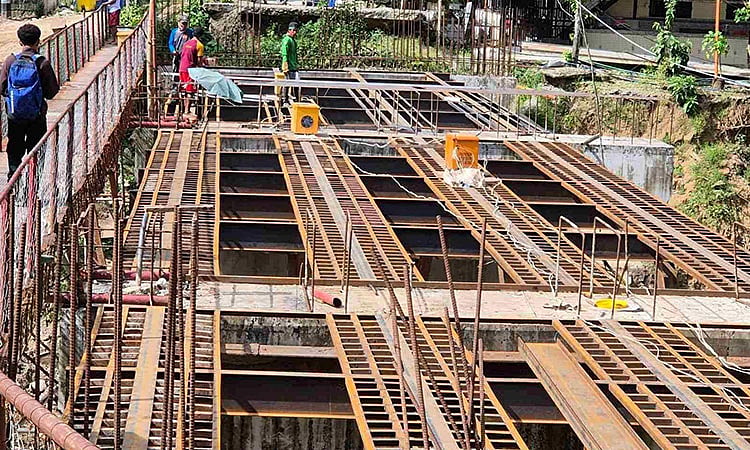 Cebu's Pulangbato Bridge Faces New Delays, Threatening Water Access for Upland Areas