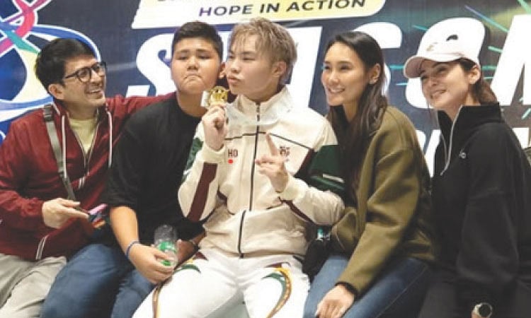 Calix Ho Wins Gold for UP in UAAP Fencing, Celebrated by Family and Celebrities