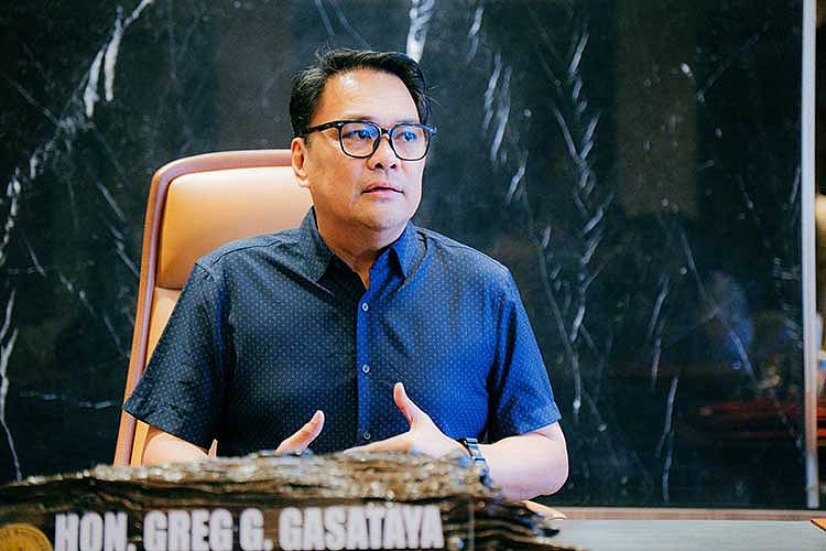 Bacolod Mayor Issues Show Cause Orders to Two Doctors for Misconduct