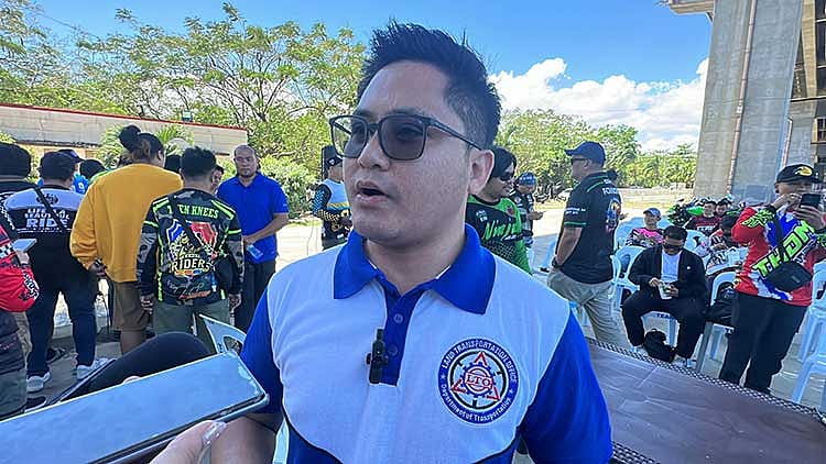 LTO urges motorists to record traffic enforcers’ misconduct