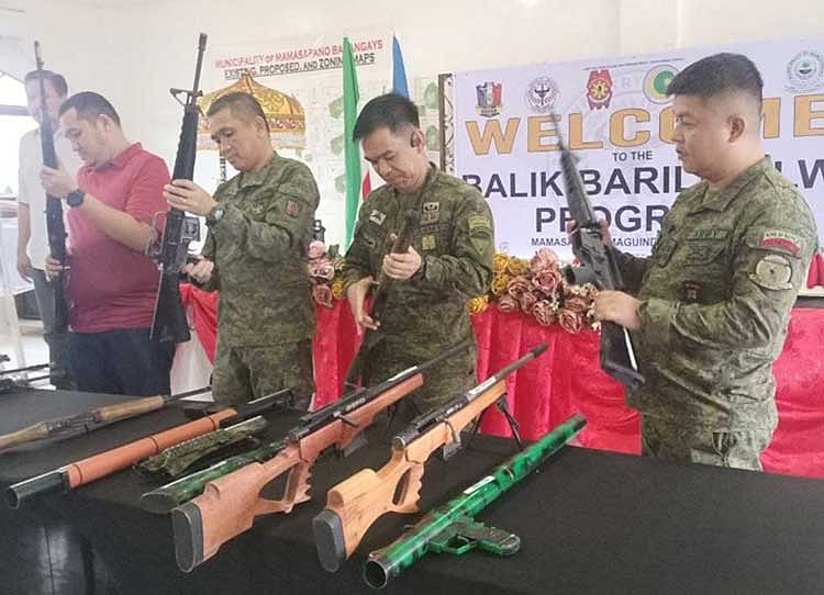 Mamasapano residents surrender 17 high-powered firearms