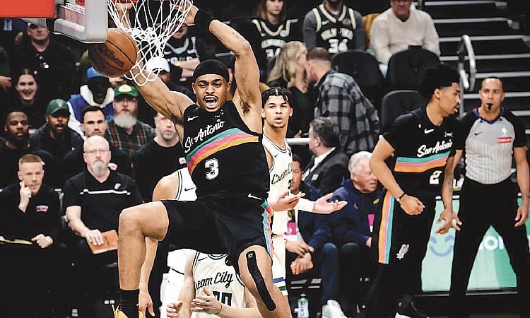 Bucks gitagak sa Spurs