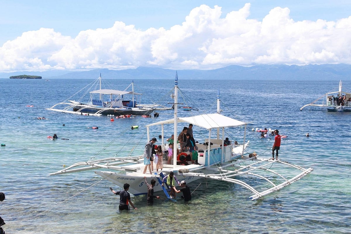 PH Tourism stays open; Airlines secure fuel