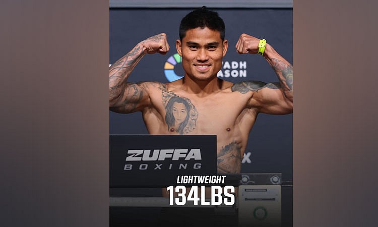 Filipino Boxer Mark Magsayo Secures 5th Round TKO Victory Over Irish Contender