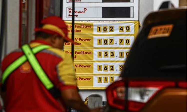 Senate probe looms if pump prices fail to reflect global oil drop