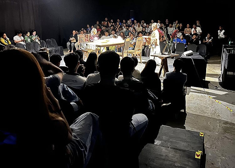 UVTCC’s English Club debuts first black box production