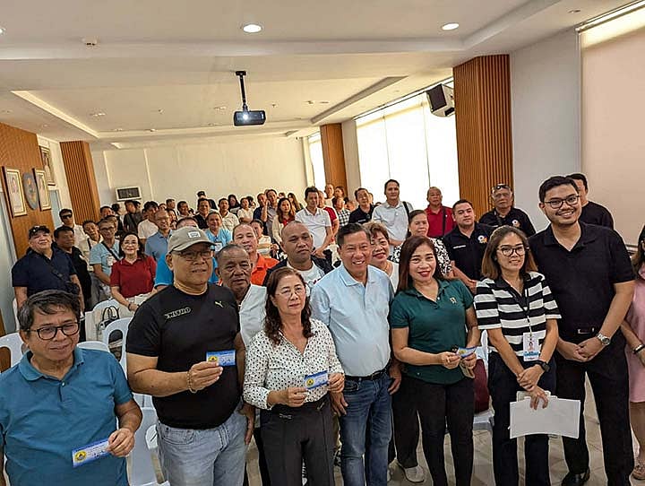 Cebu City Distributes P500K Fuel Cards to Barangays for Emergency Services