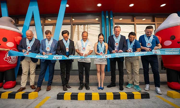 Wendy's opens 100th 
store in Angeles City