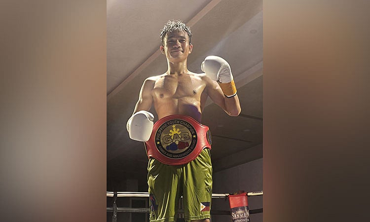 Dacullo Beats Cometa by Split Decision to Retain Youth Minimumweight Title