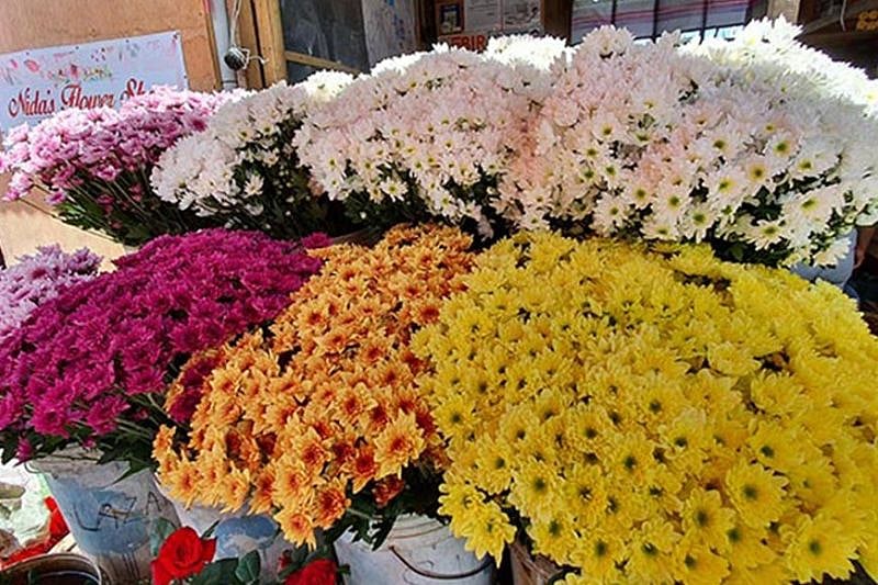 DTI urges flower, candle sellers to hold off price increase