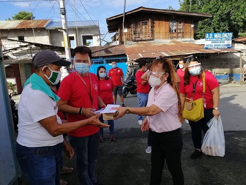 Elderly get P2,000 cash aid, vitamins
