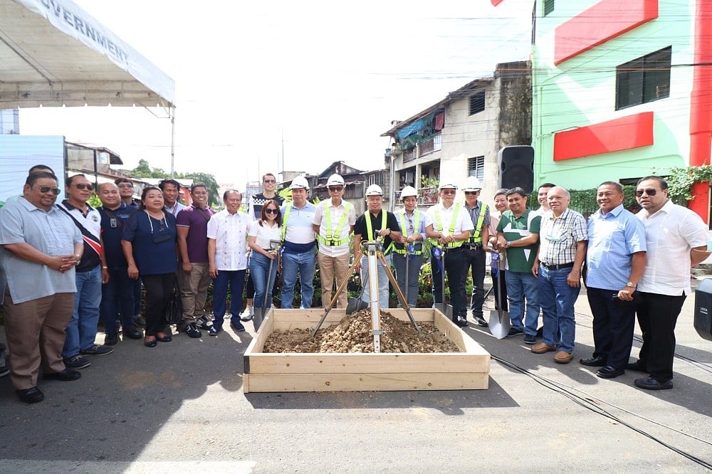 Mike Rama leads CCLEX ramp access groundbreaking