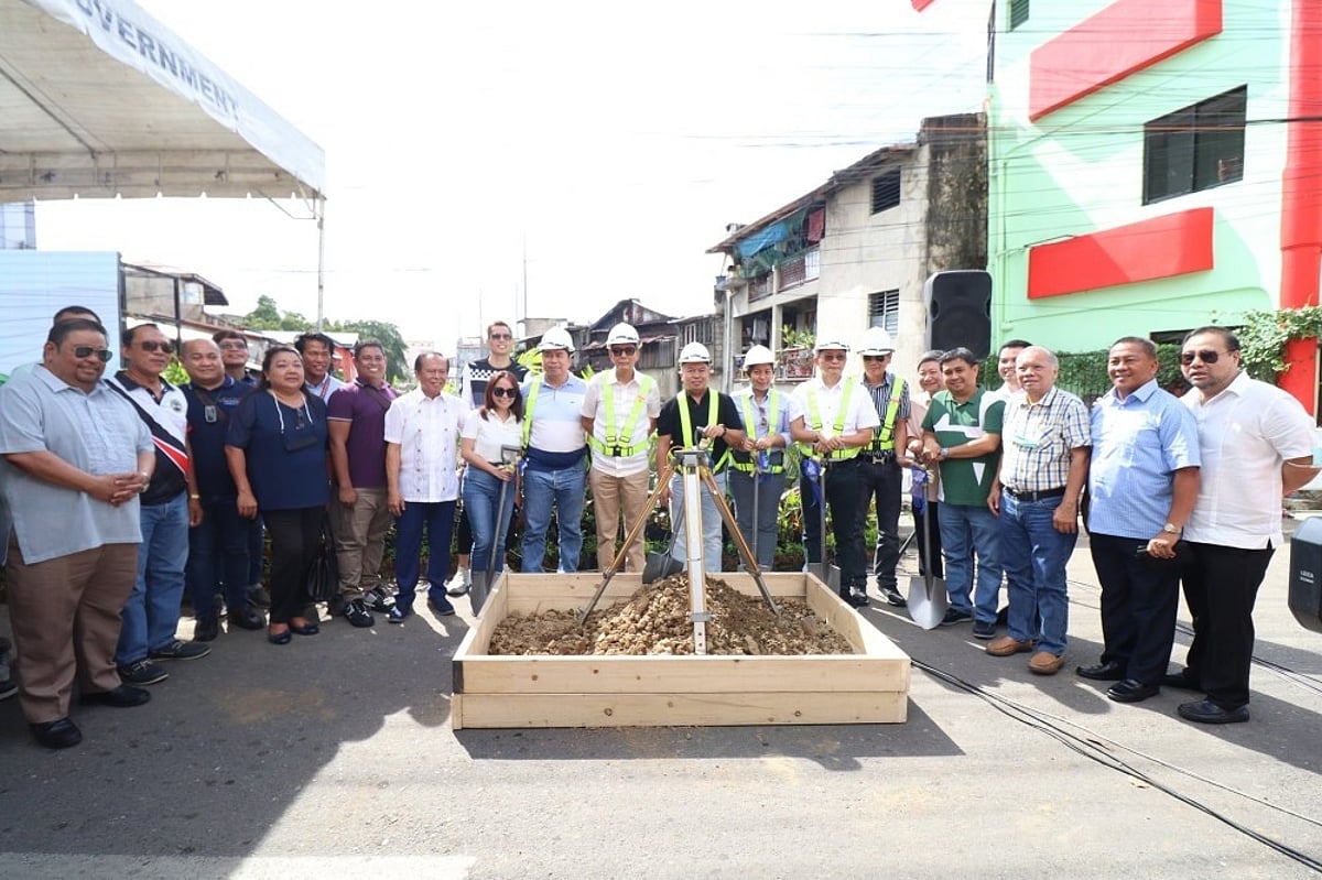 Mike Rama leads CCLEX ramp access groundbreaking
