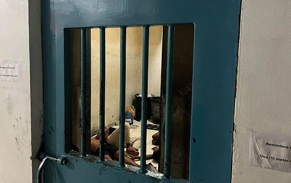 View of 4 nabbed for creating trouble in Mango Avenue bar