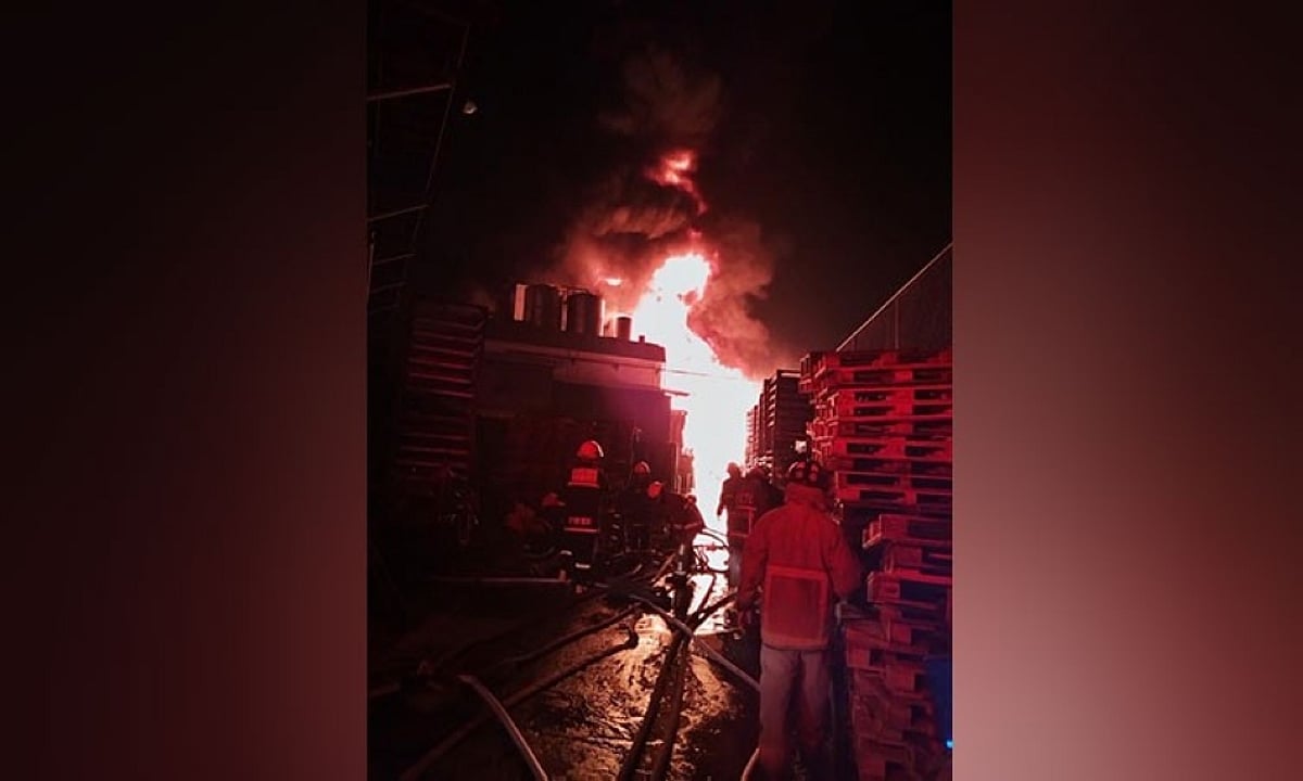 Leaking Fire Ammonia leak, fire claim girl's life; 23 rushed to hospital