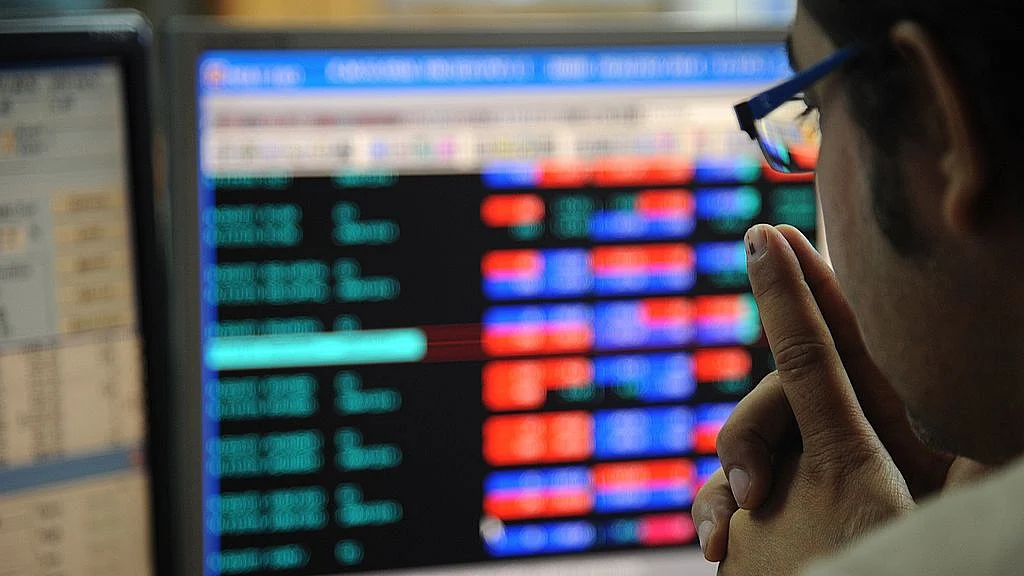 An investor monitoring the Indian stock market (INDRANIL MUKHERJEE/AFP/Getty Images)&nbsp;