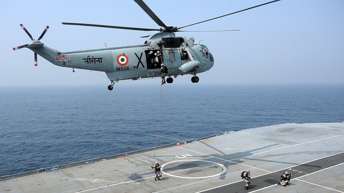 A Sea King Helicopter with the Indian Navy (INDRANIL MUKHERJEE/AFP/Getty Images)