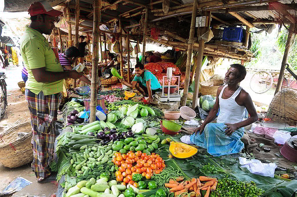 A vegetable market at Banshdroni, a Kolkata suburb. (Indranil Bhoumik/Mint via Getty Images)