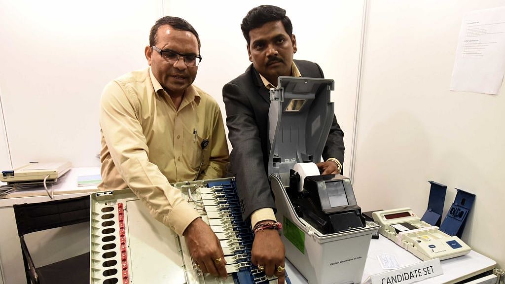 Election Commission conducts a live demonstration of the workings of the EVM and VVPAT machines. (Sonu Mehta/Hindustan Times via Getty Images)