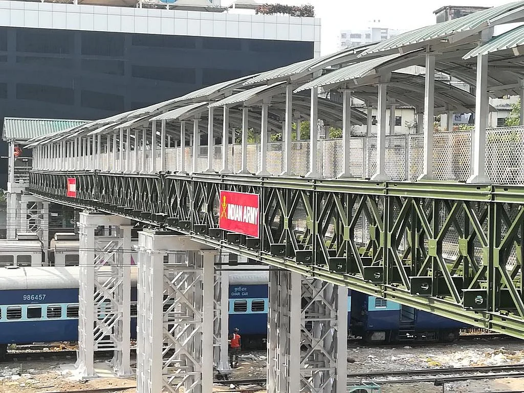 The Foot-over-bridge built by the Indian Army at the Elphinstone Road Railway Station (Western Railway/Twitter)