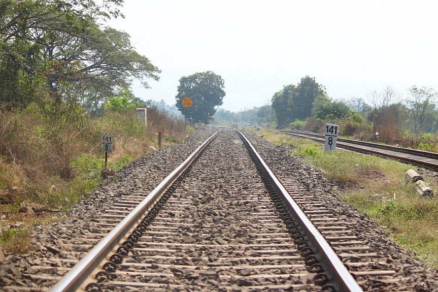 Indian railway tracks (Kashyap Matani/Pexels)