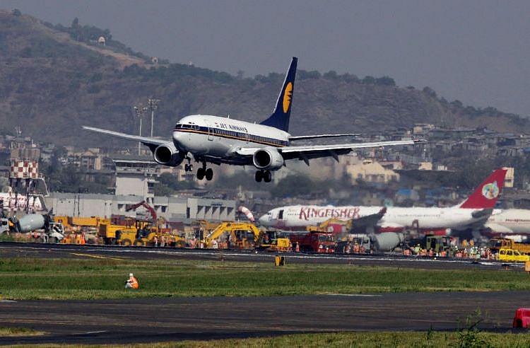 Jet Airways’ Aircraft taking off from Mumbai airport. (Vijayananda Gupta/Hindustan Times via Getty Images)